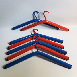 kapstokken kledinghangers 7x coat hangers 1980s