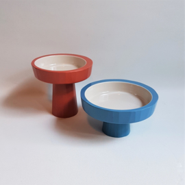 kate chung hapjesschaal op voet rood DOU red snack bowl 2009