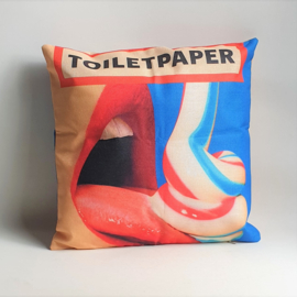 toiletpaper kussen art "toothpaste on tongue" cushion