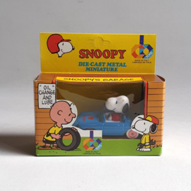 snoopy auto die-cast metal miniature car in box italy 1983