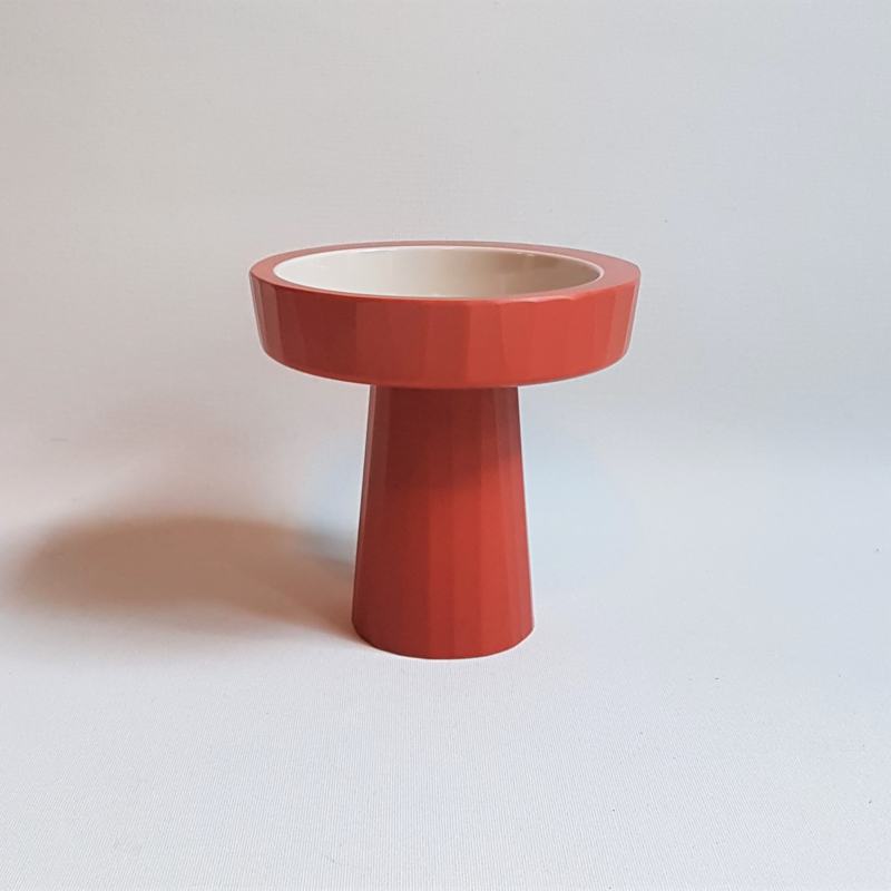 kate chung hapjesschaal op voet rood DOU red snack bowl 2009