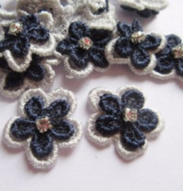 Dubbellaags kant bloem navy wit strass