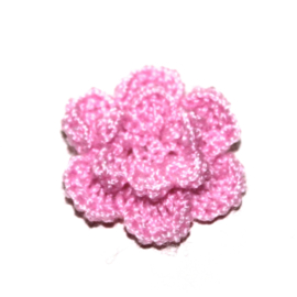 Dubbellaags framboos roze gehaakte bloemen p/s