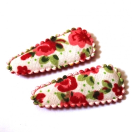 1 kniphoesje rood gebloemd (3,5)