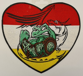 Stoere Oetel met tatoo en draak in hart