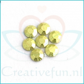 Rhinestud Olivine