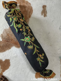 Batik Guling  80cm  (excl. ruches gemeten)