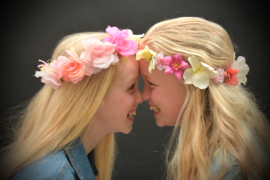 1230 : Ibiza Feest van Fleur en Sophie