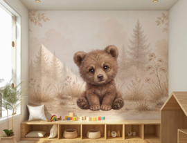 Beerwelpje in het Bos – Neutraal Woodland Behang voor de baby- of kinderkamer