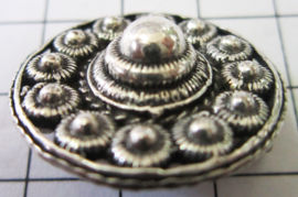 Zeeuwse knop broche, rond met rand, 27 mm doorsnede ZKB905
