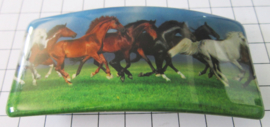 HAR508 Haarspeld rechthoek 8 cm kleurige galopperende paarden op gras, made in France haarschuif