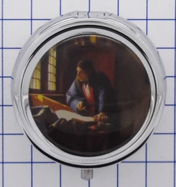 PIL 140 pillendoosje met spiegel naaiatelier Johannes Vermeer
