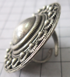 mooie grote zeeuwse knop ring met grote bol midden ZKR315