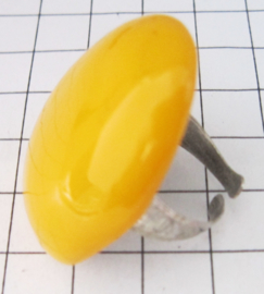 RIN411 Ovale ring verzilverd met knal gele emaille, een maat verstelbaar, past altijd