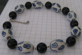 COL 002 collier delftsblauw handbeschilderd met tulpen