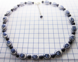 COL 004 Delftsblauw handgeschilderd tulpjescollier.