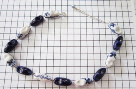 COL 003 Delftsblauwe klompjesketting handgeschilderd en gekettteld