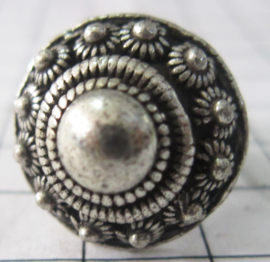 Zeeuwse knop ring bol met dichte bolletjesrand, verzilverd ZKR301