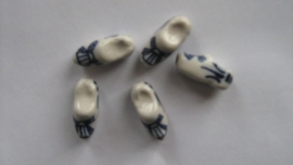 5 delftsblauwe handgeschilderde klompjeskralen porcelein
