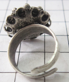 ring Zeeuwse knop met kleine zeeuwse bolletjes rand ZKR304