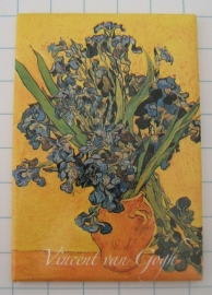 MAC: 20.402 Koelkastmagneet Vincent van Gogh, Vaas met Irissen.