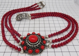 Collier "klederdracht"  Zeeuwse knop met natuurlijk rood koraal (geen bloedkoraal) ZKC712