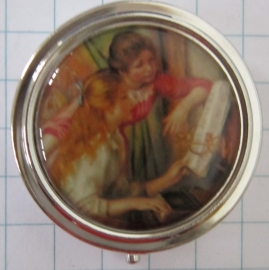 PIL 134 pillendoosje met spiegel twee meisjes piano Renoir