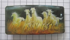 HAR505  Haarspeld rechthoek 8 cm met mooie witte galopperende paarden met donkere achtergrond