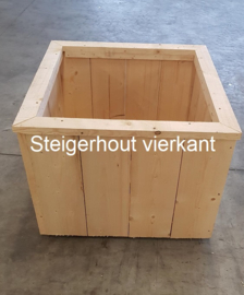 Steigerhouten plantenbak op wielen, afmetingen 80x80x60cm.