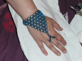 Chainmaille Handflower