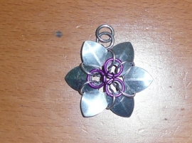 chainmail flower hanger (01kt028)