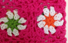 Vestido con flores a crochet