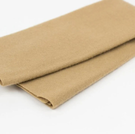 Sue Spargo || stof van Merinowol - latte LN02