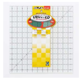 Olfa Quilt liniaal anti slip vierkant  12,5 x 12, 5 inch