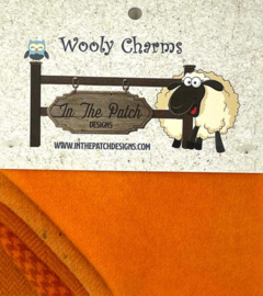 Wooly charms || carrot - WC5724