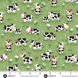 Fun On the Farm || Green Grazing Cows