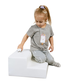 IGLU soft play foam blok/speelkussen "trapje" (20 x 40 x 40 cm)