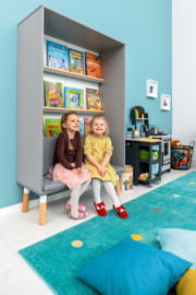 Kinderopvang boekenkast / leeskast met zitbank