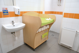 Aankleedmeubel / commode kinderopvang  "klein" (verrijdbaar/met wieltjes)