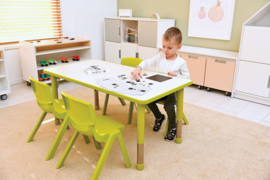 Kinderopvang stoelen kunststof (in 4 maten en 6 kleuren)