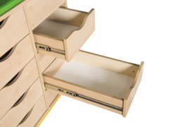 Aankleedmeubel / commode kinderopvang "Esdoorn" (met aankleedkussen en trap)
