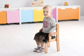 Kinderopvang stoelen beuken met armleuning (3 maten in natuur/beuken)