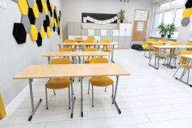 Schoolmeubilair/meubels: Stoelen kunststof/metaal (in 6 maten en 7 kleuren)