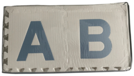 SALE! Speelmat alfabet/figuren MIX VAN TWEE (PASTEL) KLEUREN 2,86 m² / 30 tegels (30 x 30 x 1,2 cm)