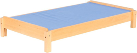 Kinderopvang bedden (hout) inclusief matras en (grijze) hoes