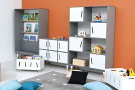 Kinderopvang boekenkast / leeskast met zitbank