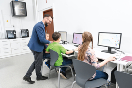 Schoolmeubilair/meubels: Stoelen kunststof/metaal "premium" (in 6 maten en 4 kleuren)