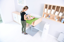 Aankleedmeubel / commode kinderopvang (elektrisch in hoogte verstelbaar)