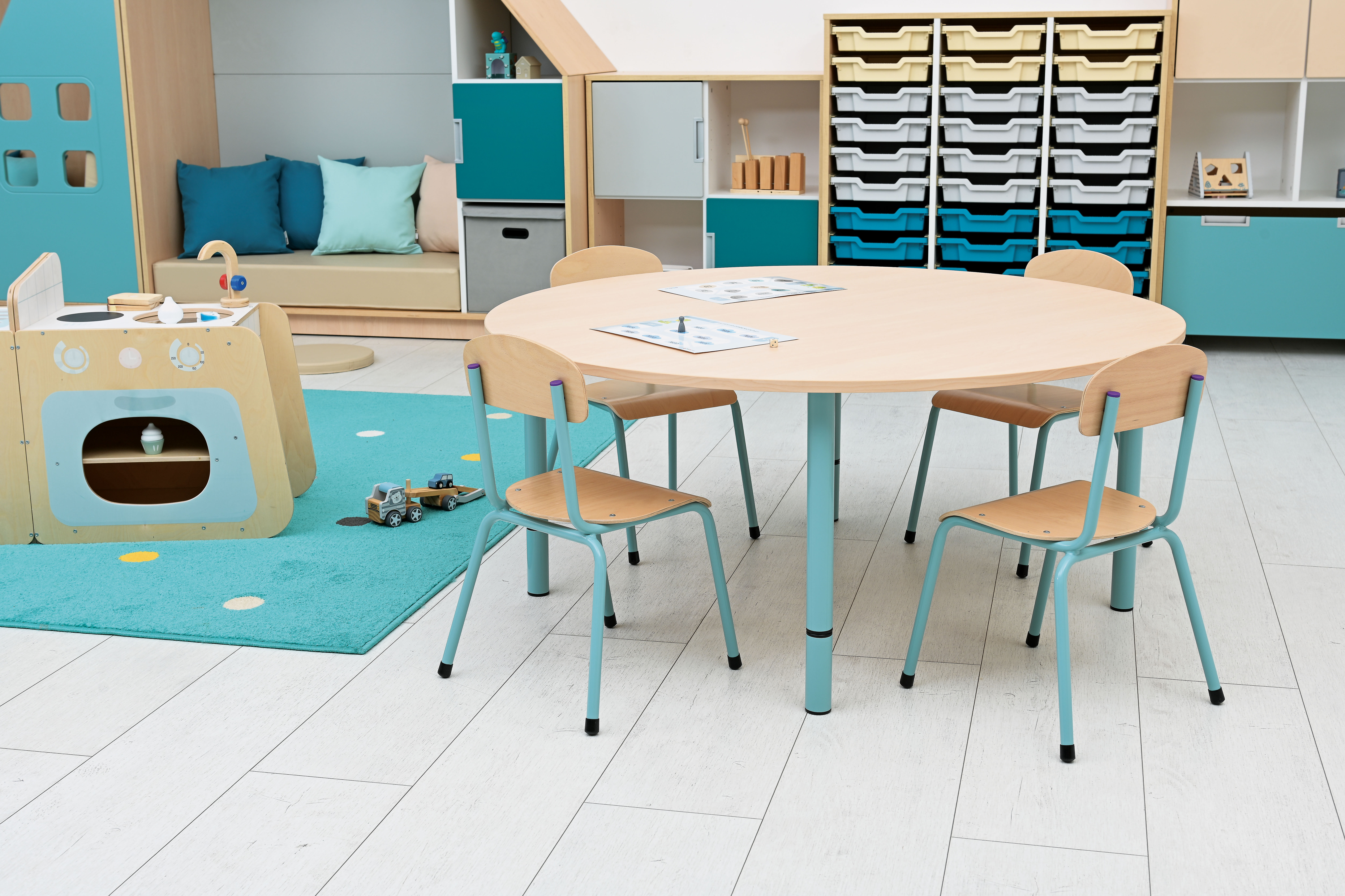 Kinderopvang tafels Esdoorn tafelblad met verstelbare poten