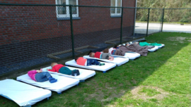 SALE! Set van 6 kinderopvang bedden (stretcher) / rustbedjes